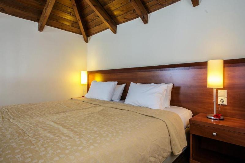 Adelais Hotel Tavronitis エクステリア 写真