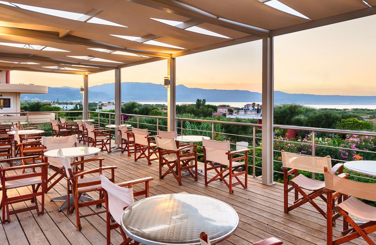 Adelais Hotel Tavronitis エクステリア 写真