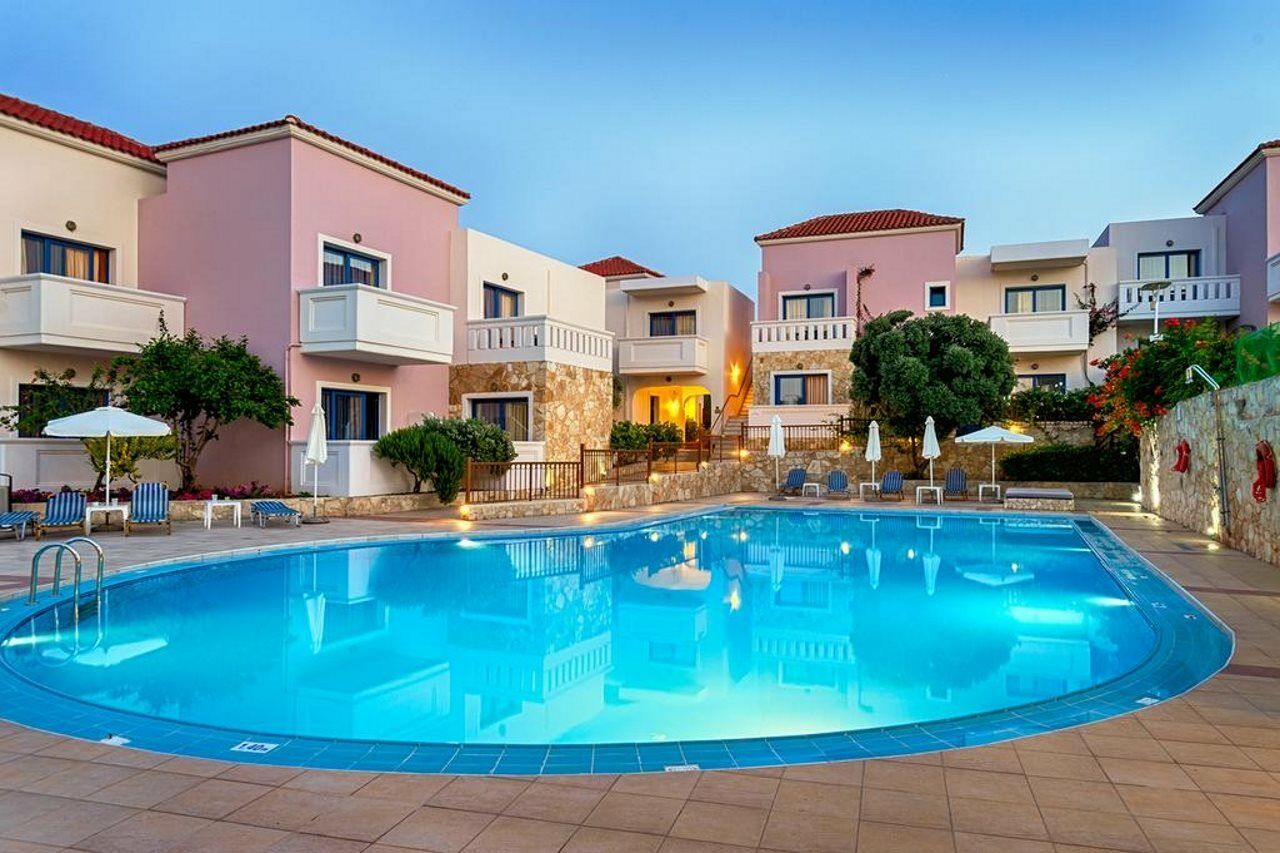 Adelais Hotel Tavronitis エクステリア 写真